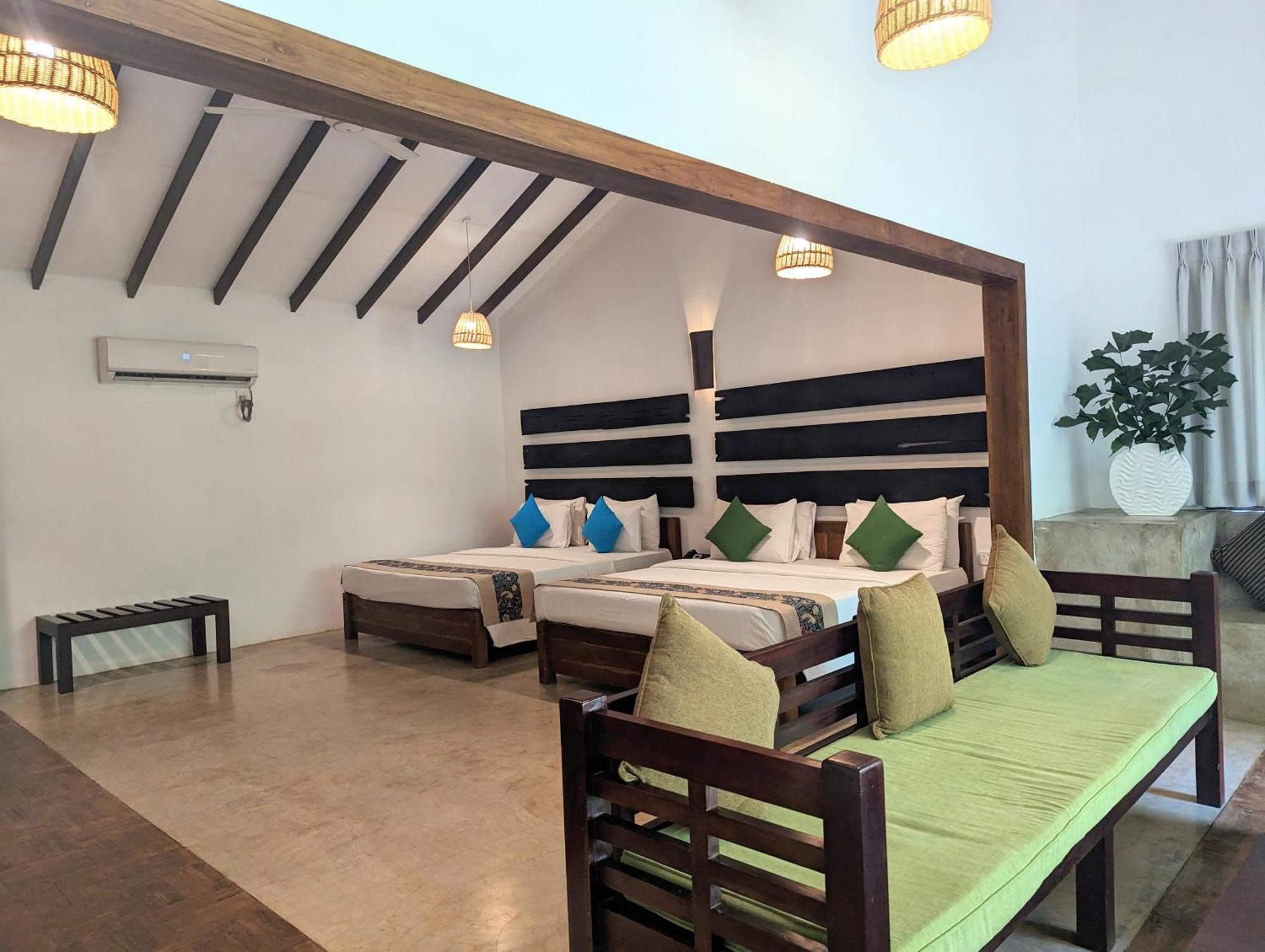 Pinthaliya Resort Σιγκιρίγια Εξωτερικό φωτογραφία